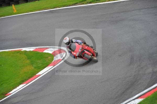 Motorcycle action photographs;cadwell;cadwell park photographs;event digital images;eventdigitalimages;motor racing louth lincolnshire;no limits trackday;peter wileman photography;trackday;trackday digital images;trackday photos