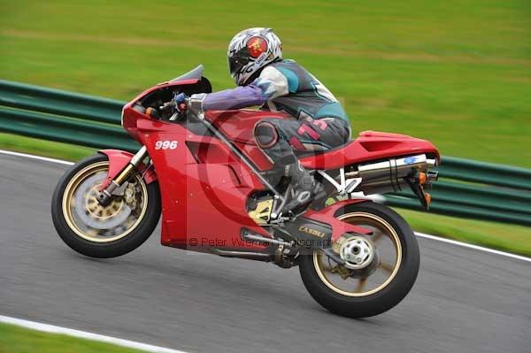 Motorcycle action photographs;cadwell;cadwell park photographs;event digital images;eventdigitalimages;motor racing louth lincolnshire;no limits trackday;peter wileman photography;trackday;trackday digital images;trackday photos