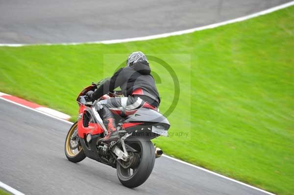 Motorcycle action photographs;cadwell;cadwell park photographs;event digital images;eventdigitalimages;motor racing louth lincolnshire;no limits trackday;peter wileman photography;trackday;trackday digital images;trackday photos