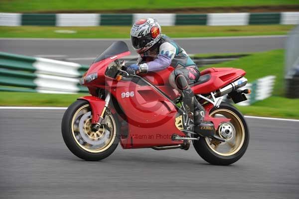 Motorcycle action photographs;cadwell;cadwell park photographs;event digital images;eventdigitalimages;motor racing louth lincolnshire;no limits trackday;peter wileman photography;trackday;trackday digital images;trackday photos