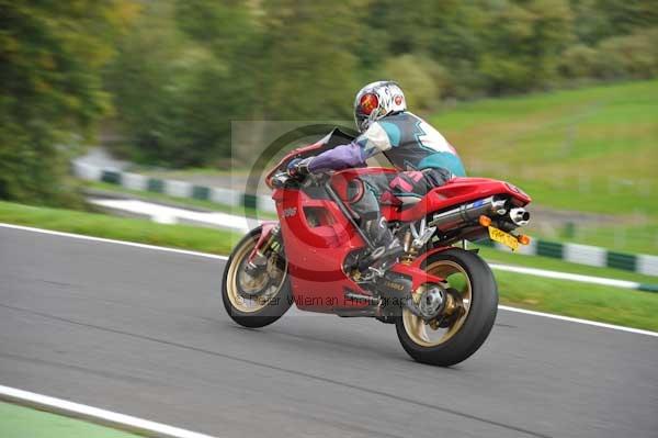 Motorcycle action photographs;cadwell;cadwell park photographs;event digital images;eventdigitalimages;motor racing louth lincolnshire;no limits trackday;peter wileman photography;trackday;trackday digital images;trackday photos