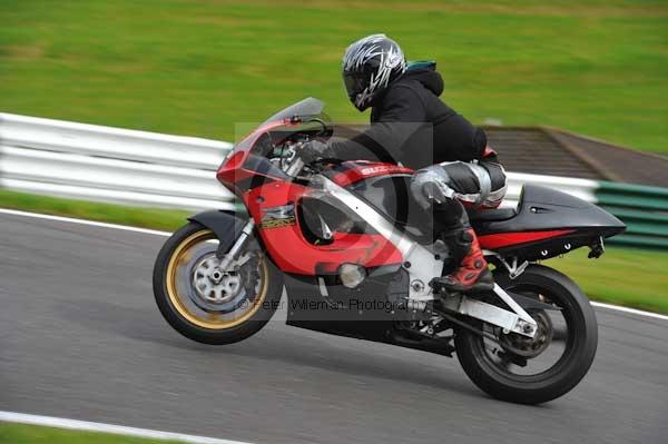 Motorcycle action photographs;cadwell;cadwell park photographs;event digital images;eventdigitalimages;motor racing louth lincolnshire;no limits trackday;peter wileman photography;trackday;trackday digital images;trackday photos