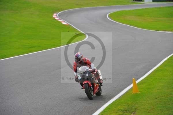 Motorcycle action photographs;cadwell;cadwell park photographs;event digital images;eventdigitalimages;motor racing louth lincolnshire;no limits trackday;peter wileman photography;trackday;trackday digital images;trackday photos