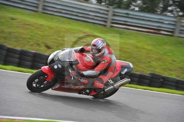 Motorcycle action photographs;cadwell;cadwell park photographs;event digital images;eventdigitalimages;motor racing louth lincolnshire;no limits trackday;peter wileman photography;trackday;trackday digital images;trackday photos
