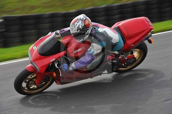 Motorcycle action photographs;cadwell;cadwell park photographs;event digital images;eventdigitalimages;motor racing louth lincolnshire;no limits trackday;peter wileman photography;trackday;trackday digital images;trackday photos