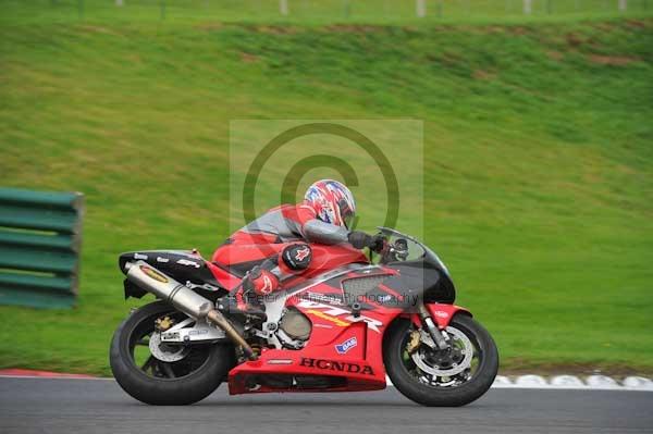 Motorcycle action photographs;cadwell;cadwell park photographs;event digital images;eventdigitalimages;motor racing louth lincolnshire;no limits trackday;peter wileman photography;trackday;trackday digital images;trackday photos