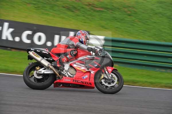 Motorcycle action photographs;cadwell;cadwell park photographs;event digital images;eventdigitalimages;motor racing louth lincolnshire;no limits trackday;peter wileman photography;trackday;trackday digital images;trackday photos