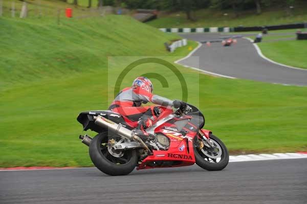 Motorcycle action photographs;cadwell;cadwell park photographs;event digital images;eventdigitalimages;motor racing louth lincolnshire;no limits trackday;peter wileman photography;trackday;trackday digital images;trackday photos