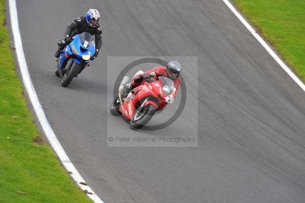 Motorcycle action photographs;cadwell;cadwell park photographs;event digital images;eventdigitalimages;motor racing louth lincolnshire;no limits trackday;peter wileman photography;trackday;trackday digital images;trackday photos
