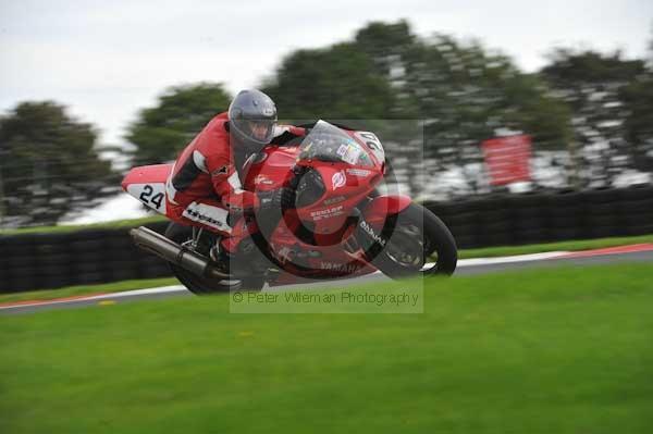 Motorcycle action photographs;cadwell;cadwell park photographs;event digital images;eventdigitalimages;motor racing louth lincolnshire;no limits trackday;peter wileman photography;trackday;trackday digital images;trackday photos