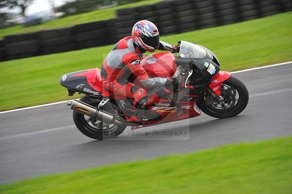 Motorcycle action photographs;cadwell;cadwell park photographs;event digital images;eventdigitalimages;motor racing louth lincolnshire;no limits trackday;peter wileman photography;trackday;trackday digital images;trackday photos