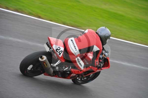 Motorcycle action photographs;cadwell;cadwell park photographs;event digital images;eventdigitalimages;motor racing louth lincolnshire;no limits trackday;peter wileman photography;trackday;trackday digital images;trackday photos