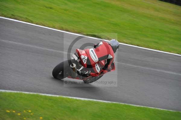 Motorcycle action photographs;cadwell;cadwell park photographs;event digital images;eventdigitalimages;motor racing louth lincolnshire;no limits trackday;peter wileman photography;trackday;trackday digital images;trackday photos