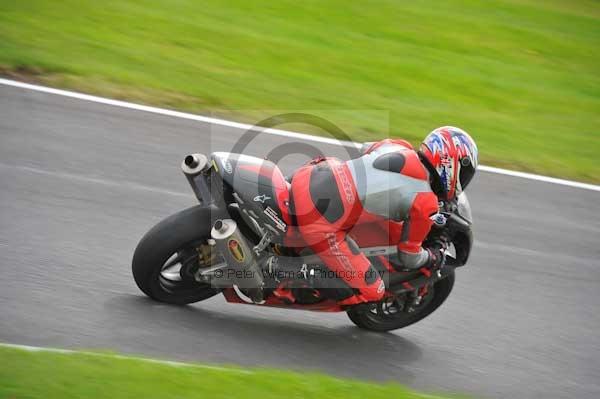 Motorcycle action photographs;cadwell;cadwell park photographs;event digital images;eventdigitalimages;motor racing louth lincolnshire;no limits trackday;peter wileman photography;trackday;trackday digital images;trackday photos
