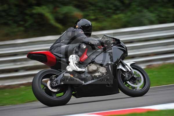 Motorcycle action photographs;Trackday digital images;brands;brands hatch photographs;event digital images;eventdigitalimages;motor racing london;no limits trackday;peter wileman photography;trackday;trackday photos