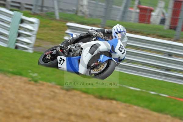 Motorcycle action photographs;Trackday digital images;brands;brands hatch photographs;event digital images;eventdigitalimages;motor racing london;no limits trackday;peter wileman photography;trackday;trackday photos