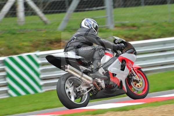 Motorcycle action photographs;Trackday digital images;brands;brands hatch photographs;event digital images;eventdigitalimages;motor racing london;no limits trackday;peter wileman photography;trackday;trackday photos