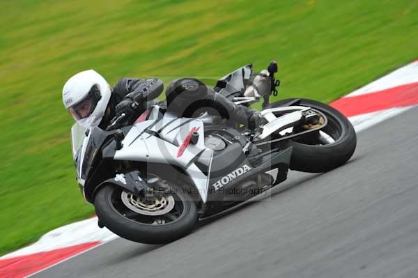 Motorcycle action photographs;Trackday digital images;brands;brands hatch photographs;event digital images;eventdigitalimages;motor racing london;no limits trackday;peter wileman photography;trackday;trackday photos