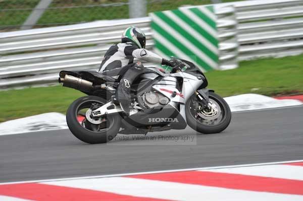 Motorcycle action photographs;Trackday digital images;brands;brands hatch photographs;event digital images;eventdigitalimages;motor racing london;no limits trackday;peter wileman photography;trackday;trackday photos