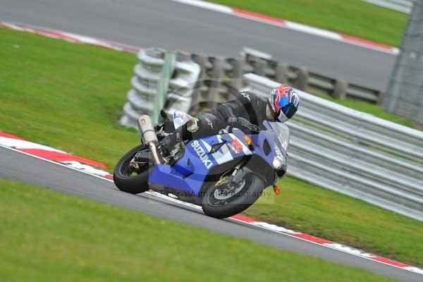 Motorcycle action photographs;Trackday digital images;brands;brands hatch photographs;event digital images;eventdigitalimages;motor racing london;no limits trackday;peter wileman photography;trackday;trackday photos