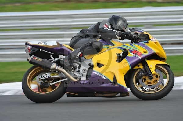 Motorcycle action photographs;Trackday digital images;brands;brands hatch photographs;event digital images;eventdigitalimages;motor racing london;no limits trackday;peter wileman photography;trackday;trackday photos