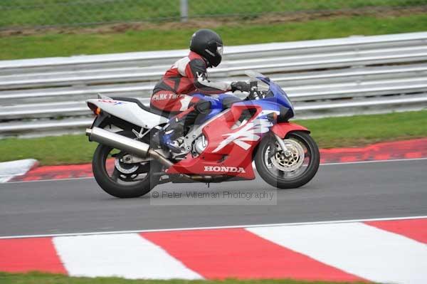 Motorcycle action photographs;Trackday digital images;brands;brands hatch photographs;event digital images;eventdigitalimages;motor racing london;no limits trackday;peter wileman photography;trackday;trackday photos