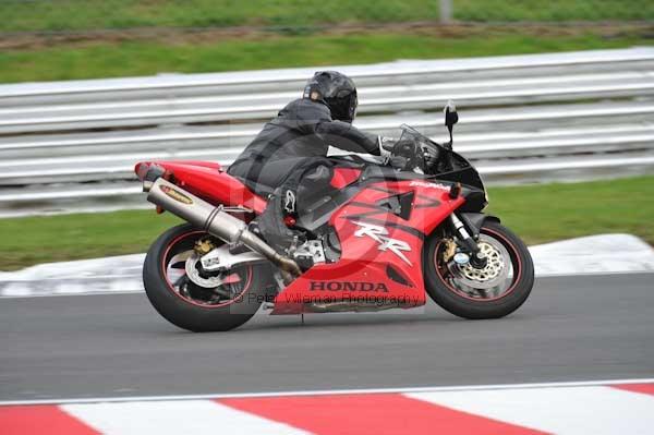 Motorcycle action photographs;Trackday digital images;brands;brands hatch photographs;event digital images;eventdigitalimages;motor racing london;no limits trackday;peter wileman photography;trackday;trackday photos