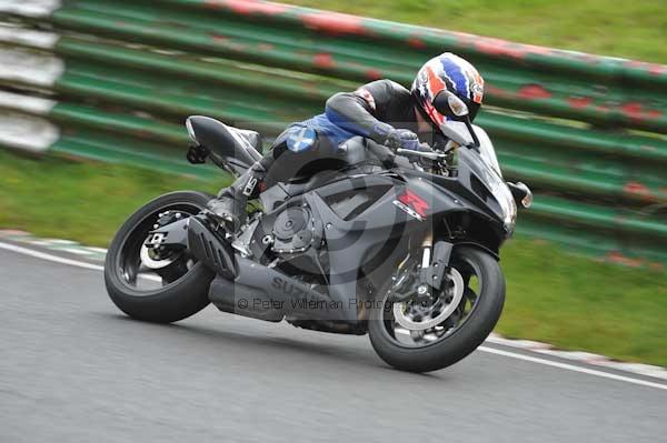 Mallory park Leicestershire;Mallory park photographs;Motorcycle action photographs;event digital images;eventdigitalimages;mallory park;no limits trackday;peter wileman photography;trackday;trackday digital images;trackday photos