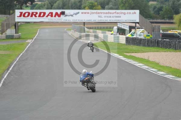 Mallory park Leicestershire;Mallory park photographs;Motorcycle action photographs;event digital images;eventdigitalimages;mallory park;no limits trackday;peter wileman photography;trackday;trackday digital images;trackday photos