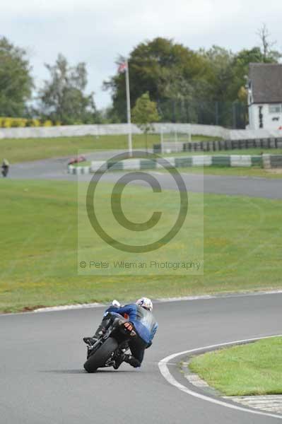 Mallory park Leicestershire;Mallory park photographs;Motorcycle action photographs;event digital images;eventdigitalimages;mallory park;no limits trackday;peter wileman photography;trackday;trackday digital images;trackday photos