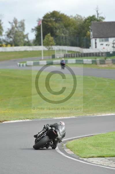 Mallory park Leicestershire;Mallory park photographs;Motorcycle action photographs;event digital images;eventdigitalimages;mallory park;no limits trackday;peter wileman photography;trackday;trackday digital images;trackday photos