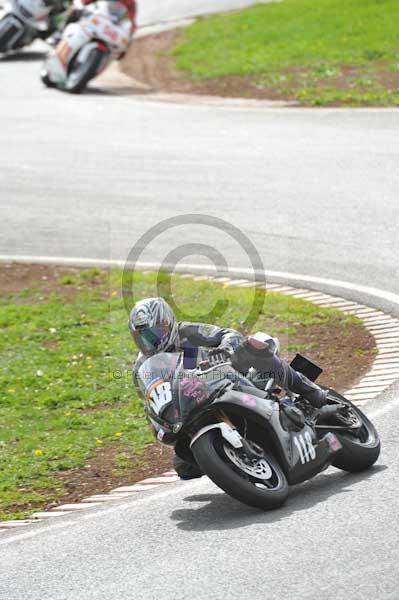 Mallory park Leicestershire;Mallory park photographs;Motorcycle action photographs;event digital images;eventdigitalimages;mallory park;no limits trackday;peter wileman photography;trackday;trackday digital images;trackday photos