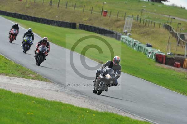 Mallory park Leicestershire;Mallory park photographs;Motorcycle action photographs;event digital images;eventdigitalimages;mallory park;no limits trackday;peter wileman photography;trackday;trackday digital images;trackday photos