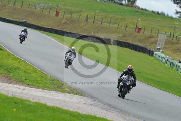 Mallory park Leicestershire;Mallory park photographs;Motorcycle action photographs;event digital images;eventdigitalimages;mallory park;no limits trackday;peter wileman photography;trackday;trackday digital images;trackday photos