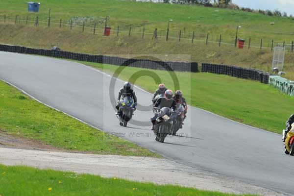 Mallory park Leicestershire;Mallory park photographs;Motorcycle action photographs;event digital images;eventdigitalimages;mallory park;no limits trackday;peter wileman photography;trackday;trackday digital images;trackday photos