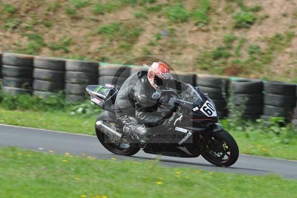 Mallory park Leicestershire;Mallory park photographs;Motorcycle action photographs;event digital images;eventdigitalimages;mallory park;no limits trackday;peter wileman photography;trackday;trackday digital images;trackday photos