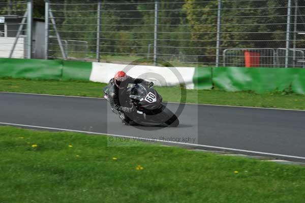 Mallory park Leicestershire;Mallory park photographs;Motorcycle action photographs;event digital images;eventdigitalimages;mallory park;no limits trackday;peter wileman photography;trackday;trackday digital images;trackday photos