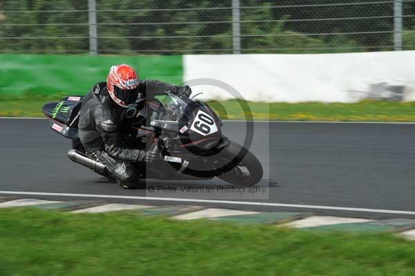Mallory park Leicestershire;Mallory park photographs;Motorcycle action photographs;event digital images;eventdigitalimages;mallory park;no limits trackday;peter wileman photography;trackday;trackday digital images;trackday photos