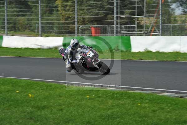 Mallory park Leicestershire;Mallory park photographs;Motorcycle action photographs;event digital images;eventdigitalimages;mallory park;no limits trackday;peter wileman photography;trackday;trackday digital images;trackday photos