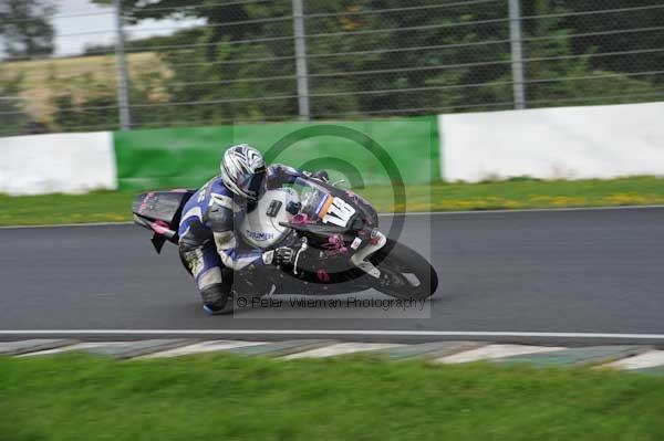 Mallory park Leicestershire;Mallory park photographs;Motorcycle action photographs;event digital images;eventdigitalimages;mallory park;no limits trackday;peter wileman photography;trackday;trackday digital images;trackday photos