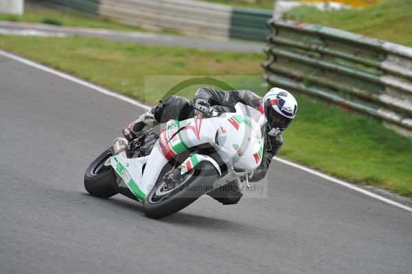 Mallory park Leicestershire;Mallory park photographs;Motorcycle action photographs;event digital images;eventdigitalimages;mallory park;no limits trackday;peter wileman photography;trackday;trackday digital images;trackday photos