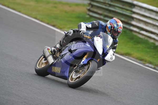 Mallory park Leicestershire;Mallory park photographs;Motorcycle action photographs;event digital images;eventdigitalimages;mallory park;no limits trackday;peter wileman photography;trackday;trackday digital images;trackday photos