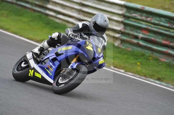 Mallory park Leicestershire;Mallory park photographs;Motorcycle action photographs;event digital images;eventdigitalimages;mallory park;no limits trackday;peter wileman photography;trackday;trackday digital images;trackday photos