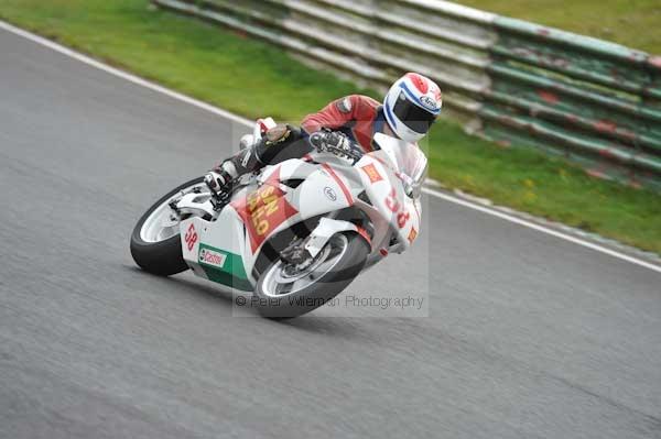 Mallory park Leicestershire;Mallory park photographs;Motorcycle action photographs;event digital images;eventdigitalimages;mallory park;no limits trackday;peter wileman photography;trackday;trackday digital images;trackday photos