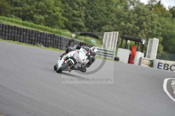 Mallory park Leicestershire;Mallory park photographs;Motorcycle action photographs;event digital images;eventdigitalimages;mallory park;no limits trackday;peter wileman photography;trackday;trackday digital images;trackday photos