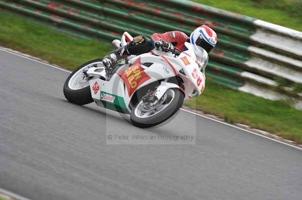 Mallory park Leicestershire;Mallory park photographs;Motorcycle action photographs;event digital images;eventdigitalimages;mallory park;no limits trackday;peter wileman photography;trackday;trackday digital images;trackday photos