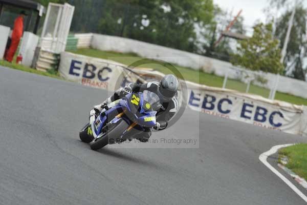 Mallory park Leicestershire;Mallory park photographs;Motorcycle action photographs;event digital images;eventdigitalimages;mallory park;no limits trackday;peter wileman photography;trackday;trackday digital images;trackday photos