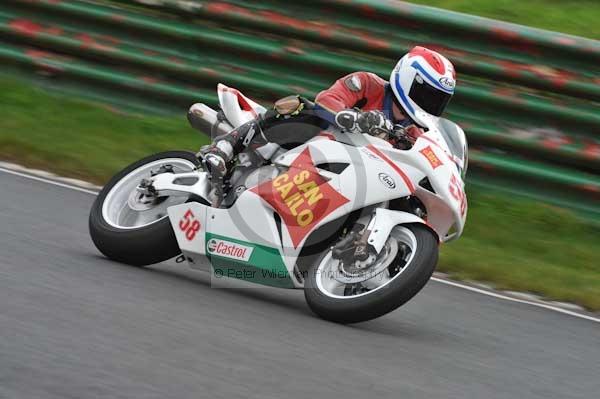 Mallory park Leicestershire;Mallory park photographs;Motorcycle action photographs;event digital images;eventdigitalimages;mallory park;no limits trackday;peter wileman photography;trackday;trackday digital images;trackday photos