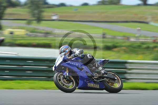 Mallory park Leicestershire;Mallory park photographs;Motorcycle action photographs;event digital images;eventdigitalimages;mallory park;no limits trackday;peter wileman photography;trackday;trackday digital images;trackday photos