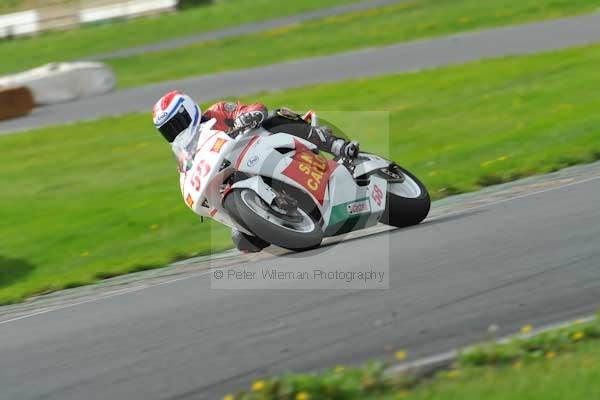 Mallory park Leicestershire;Mallory park photographs;Motorcycle action photographs;event digital images;eventdigitalimages;mallory park;no limits trackday;peter wileman photography;trackday;trackday digital images;trackday photos